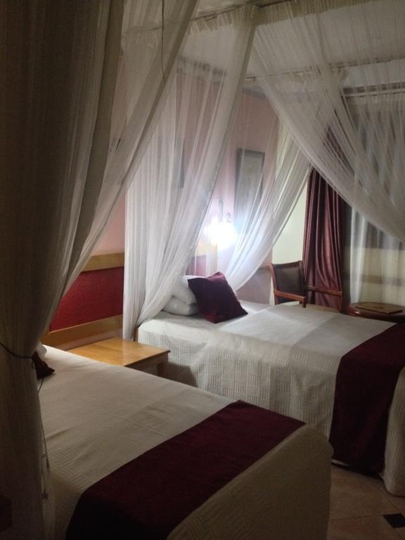 J Residence Motel Ентеббе Номер фото