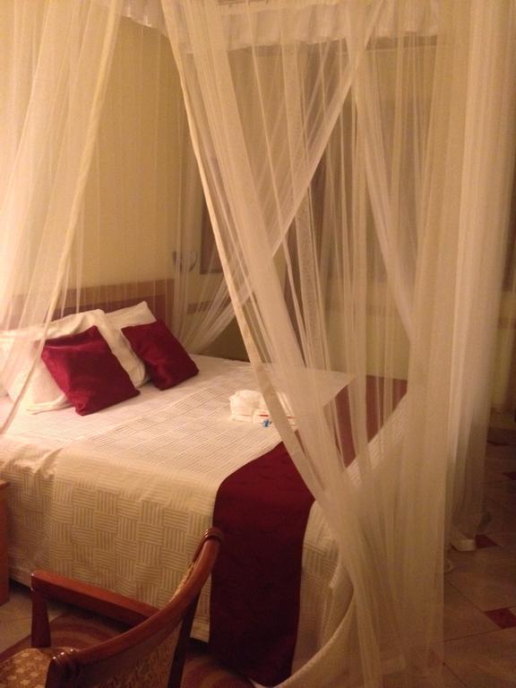 J Residence Motel Ентеббе Номер фото