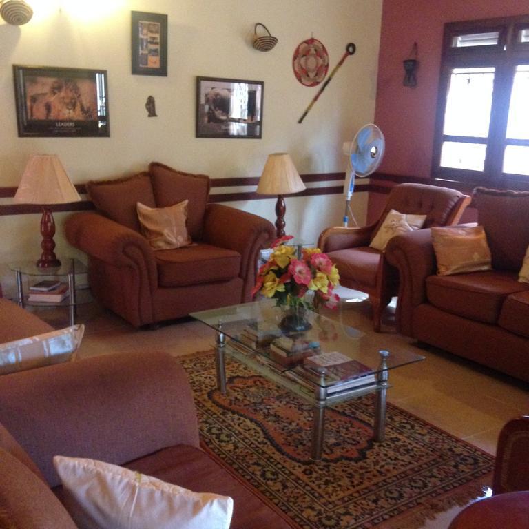 J Residence Motel Ентеббе Екстер'єр фото
