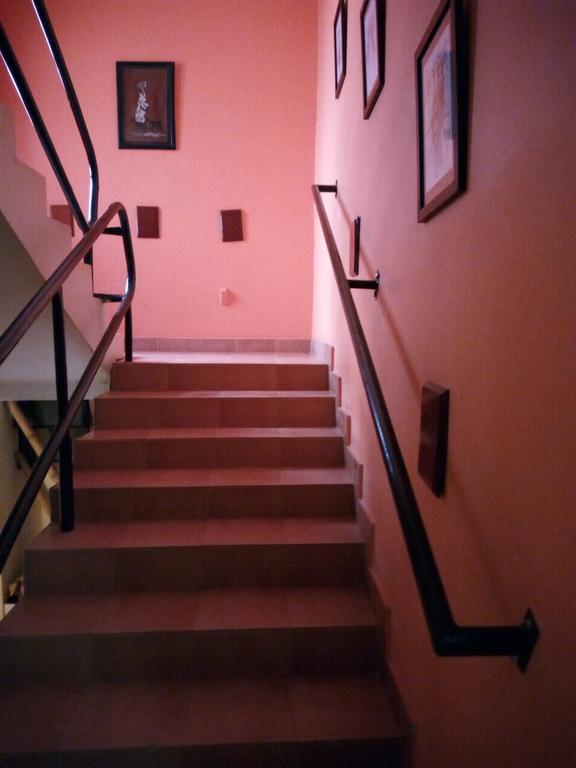 J Residence Motel Ентеббе Екстер'єр фото